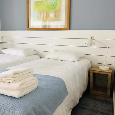 Spacious 3 Bedroom 20 Min To Lisbon Montijo